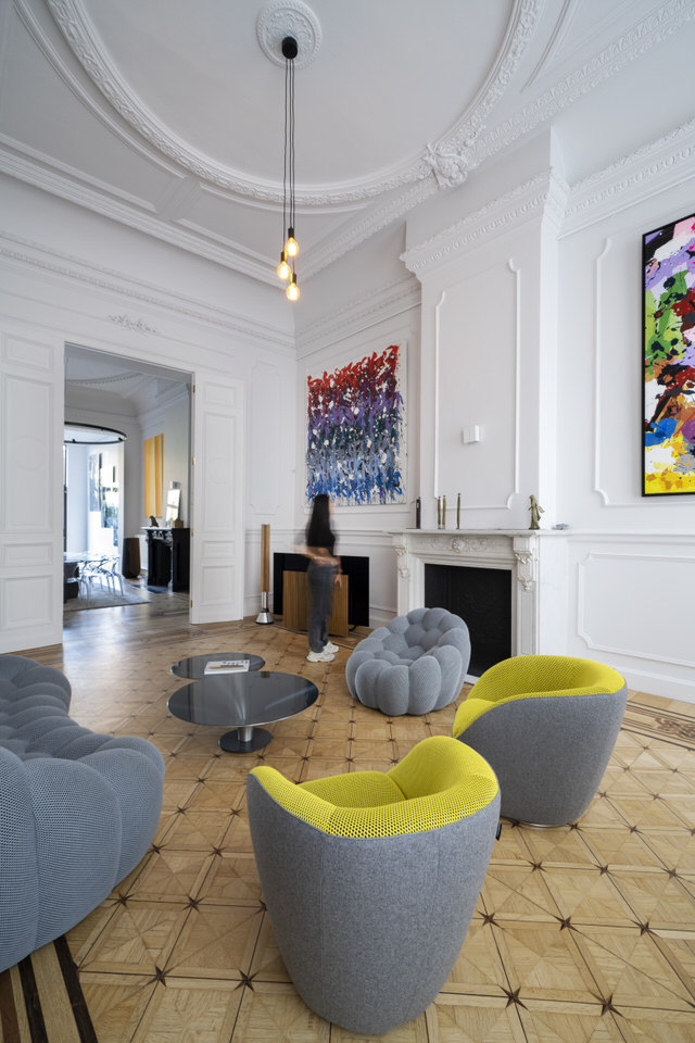 Œuvre d'art contemporain sélectionnée par Imperium ART pour une architecture patrimoniale